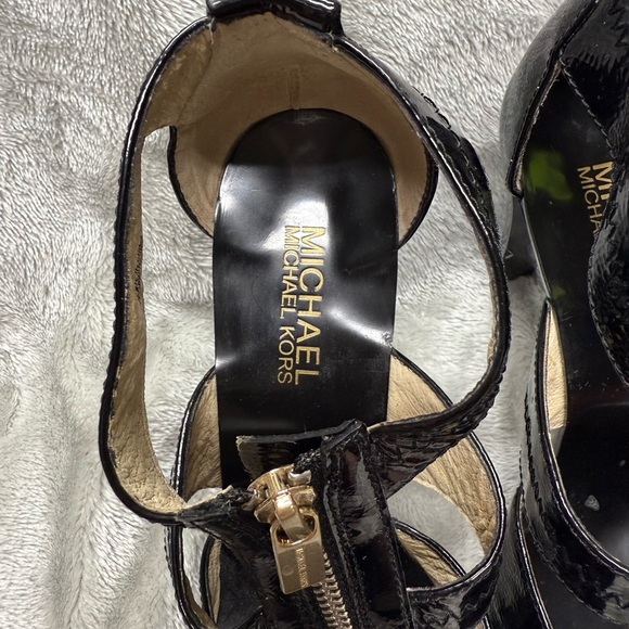 MICHAEL Michael Kors Black Patent Leather Heels - Picture 2 of 11